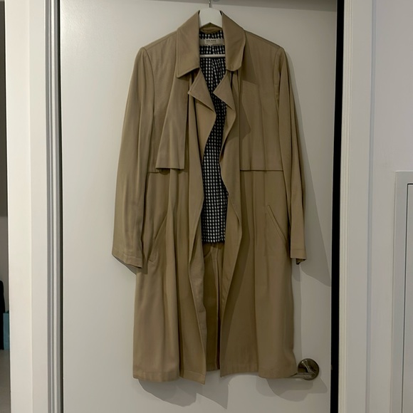 Zara Trench
Size L
New never worn
With belt - Picture 1 of 2